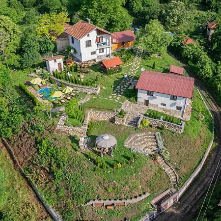 Holiday Houses Vila *