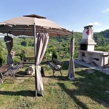 Holiday Houses * Pishtane